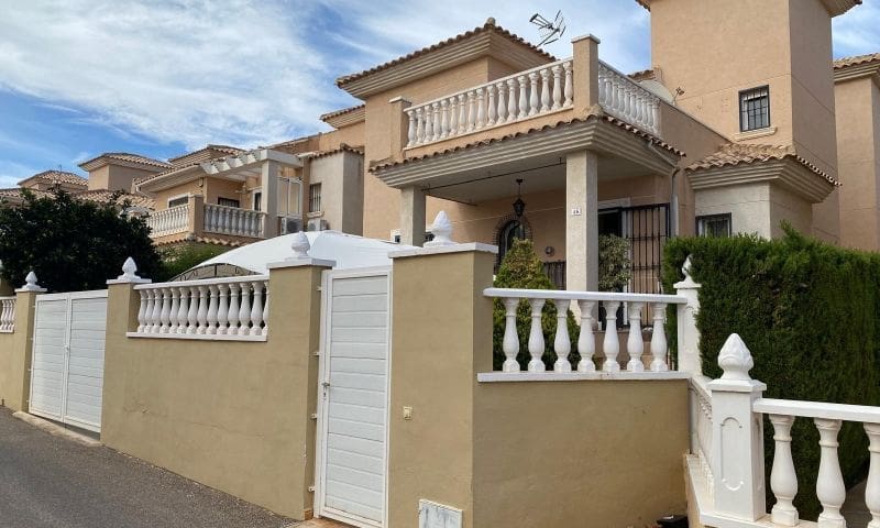 3 Zimmer Villa zu verkaufen in Orihuela Costa - 324.995 € (Ref: 9514276)