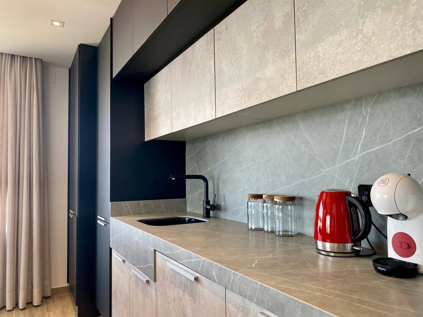 3 makuuhuone Kattohuoneisto myytävänä paikassa Torrevieja mukana uima-altaan - 642 500 € (Ref: 9514282)