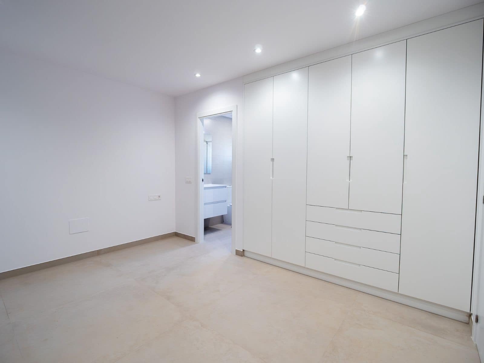 5 bedroom Villa for sale in La Manga del Mar Menor with pool garage - € 1,350,000 (Ref: 9514307)