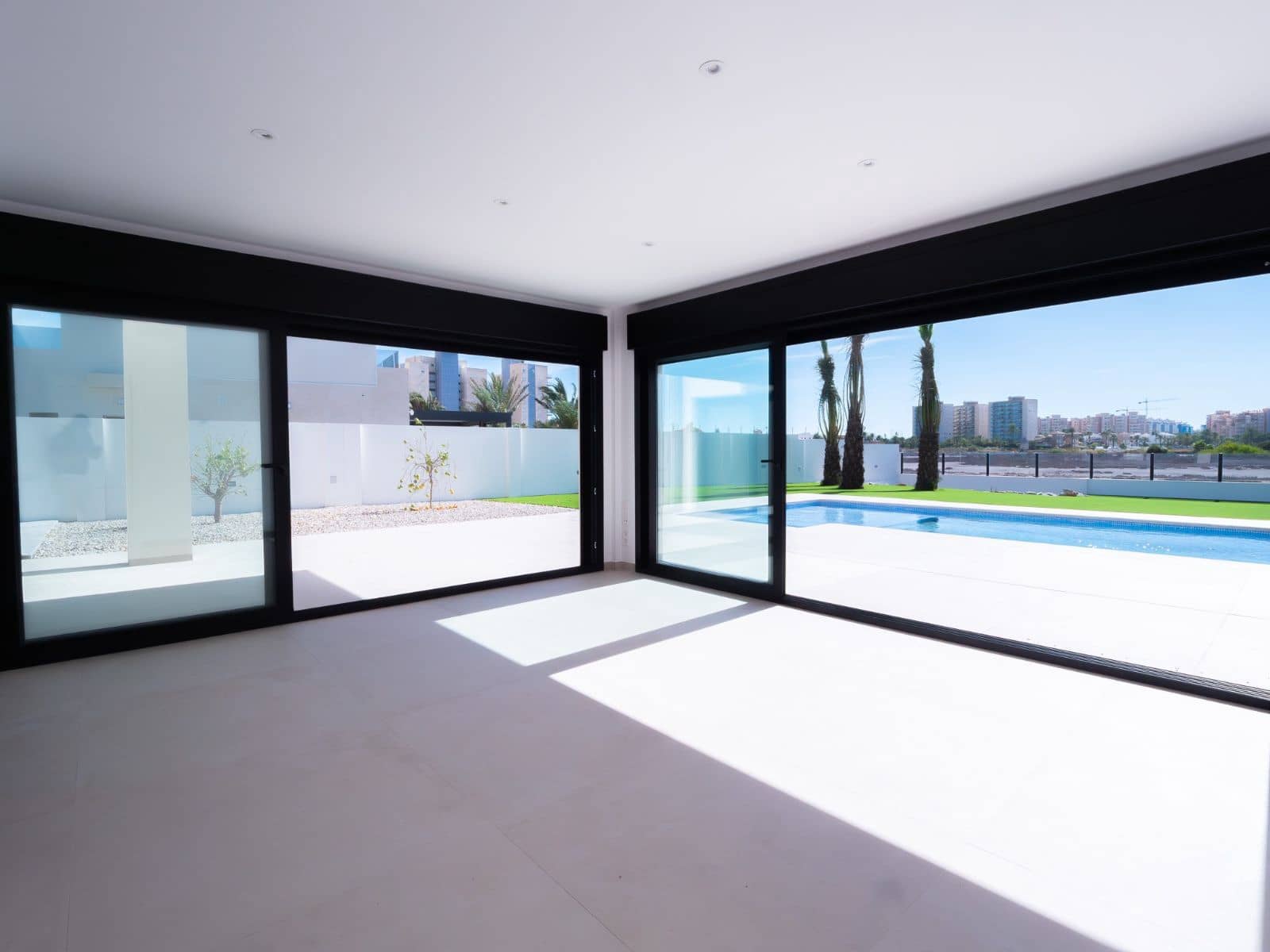 5 bedroom Villa for sale in La Manga del Mar Menor with pool garage - € 1,350,000 (Ref: 9514307)