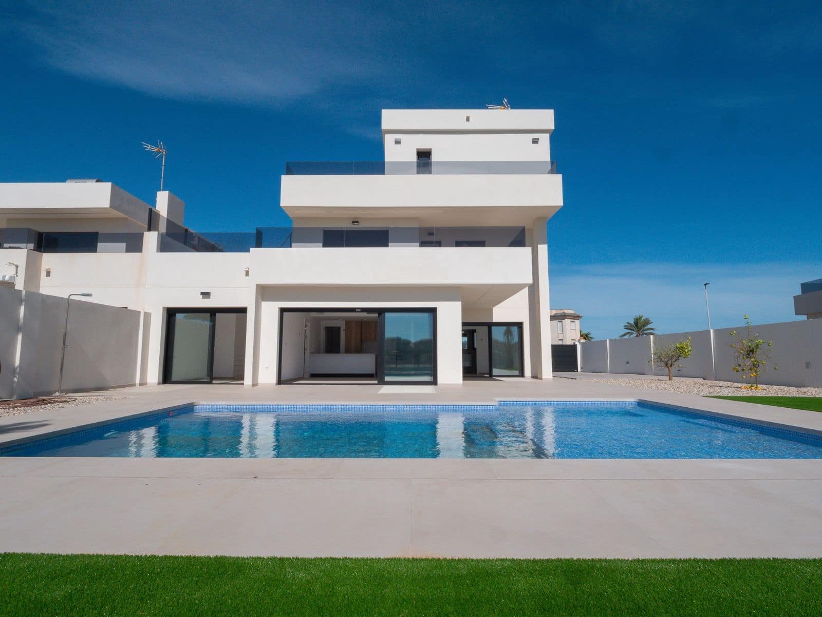 5 bedroom Villa for sale in La Manga del Mar Menor with pool garage - € 1,350,000 (Ref: 9514307)