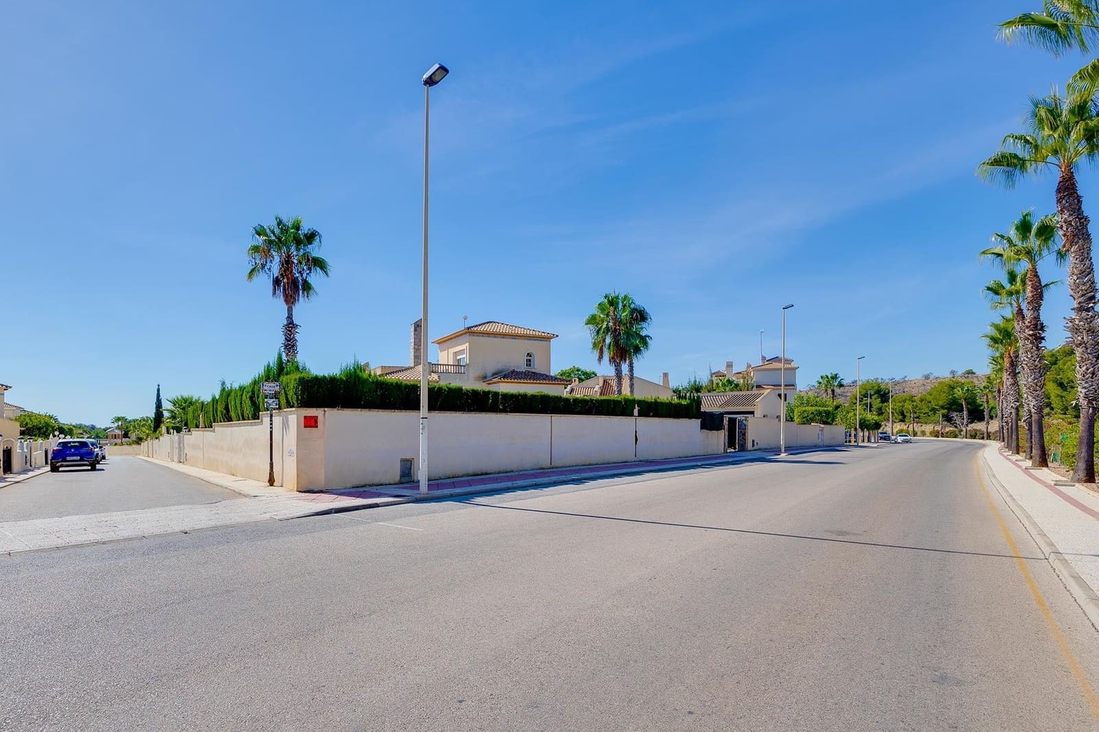 3 bedroom Villa for sale in Orihuela Costa with pool - € 550,000 (Ref: 9514349)