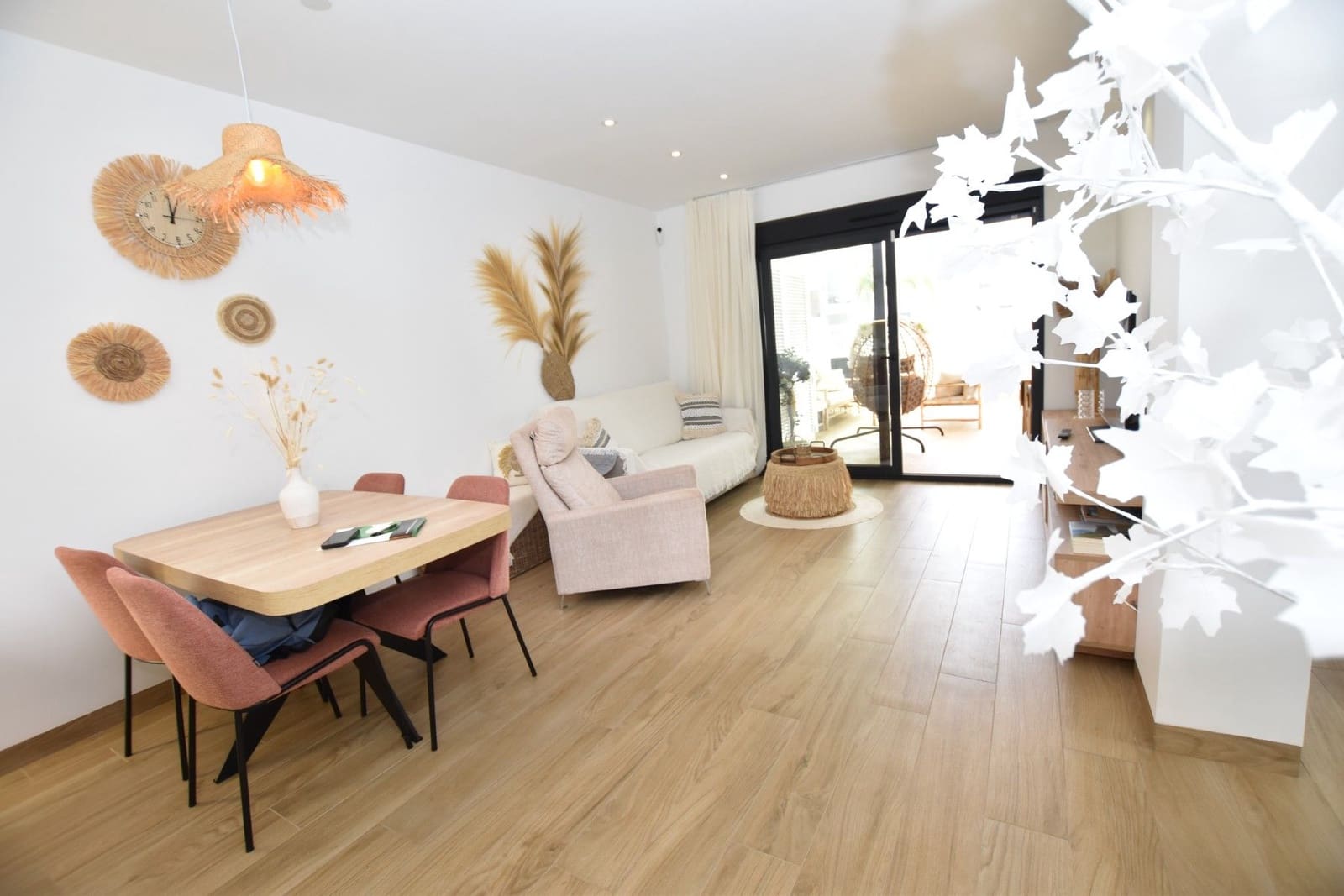 Apartamento de 2 habitaciones en Torrevieja en venta con garaje - 299.995 € (Ref: 9514360)