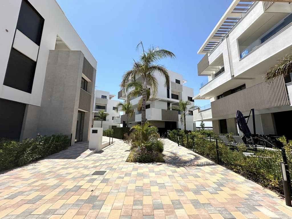 2 bedroom Apartment for sale in Los Alcazares - € 289,950 (Ref: 9514368)