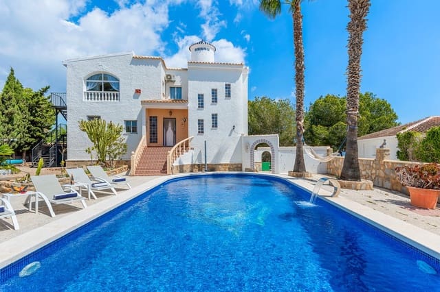 4 bedroom Villa for sale in Pinar de Campoverde, Pilar de la Horadada - € 665,000 (Ref: 9514369)