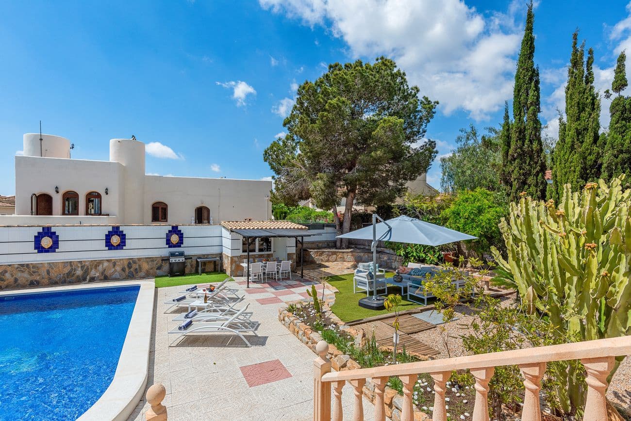 4 bedroom Villa for sale in Pinar de Campoverde - € 665,000 (Ref: 9514369)