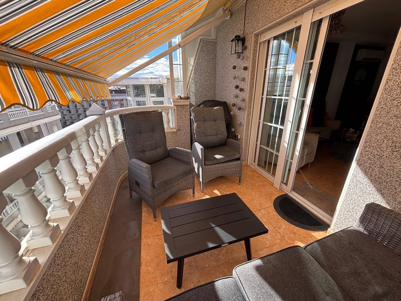 3 soveværelse Lejlighed til salg i Torrevieja - € 235.000 (Ref: 9514372)