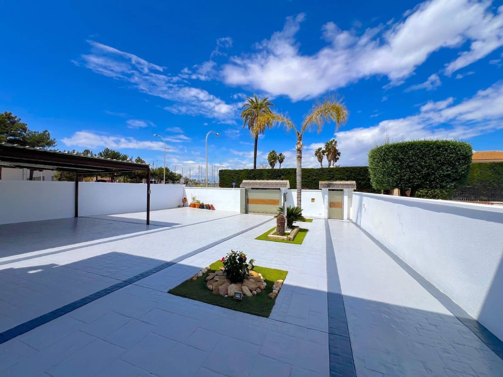 6 bedroom Villa for sale in San Javier - € 695,000 (Ref: 9514375)