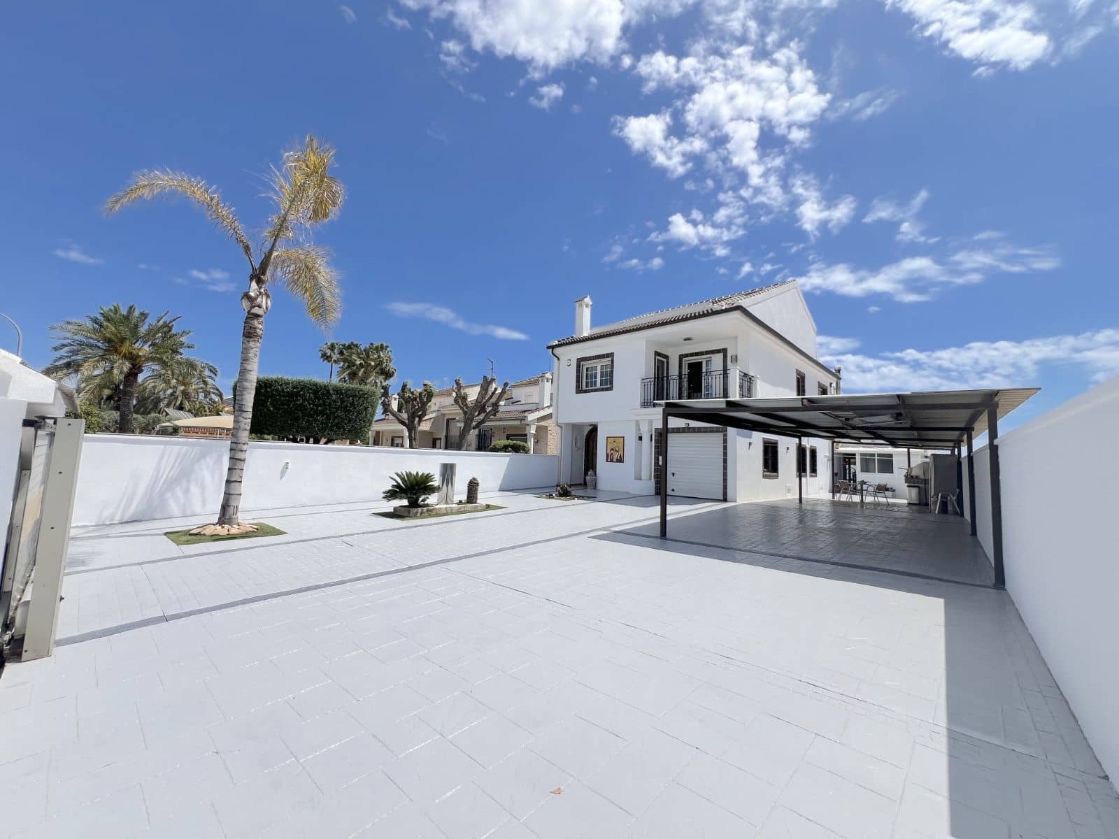 6 bedroom Villa for sale in San Javier - € 695,000 (Ref: 9514375)