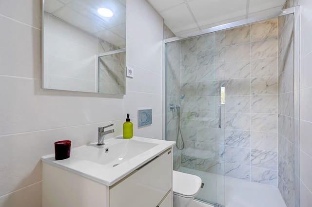 2 soverom Leilighet til salgs i Punta Prima, Torrevieja med garasje - € 369 000 (Ref: 9514387)