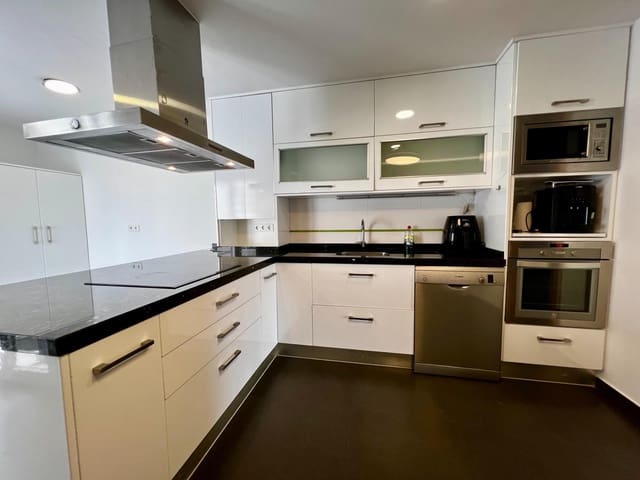 4 bedroom Villa for sale in Puerto de Mazarron, Mazarrón with pool - € 470,000 (Ref: 9514388)