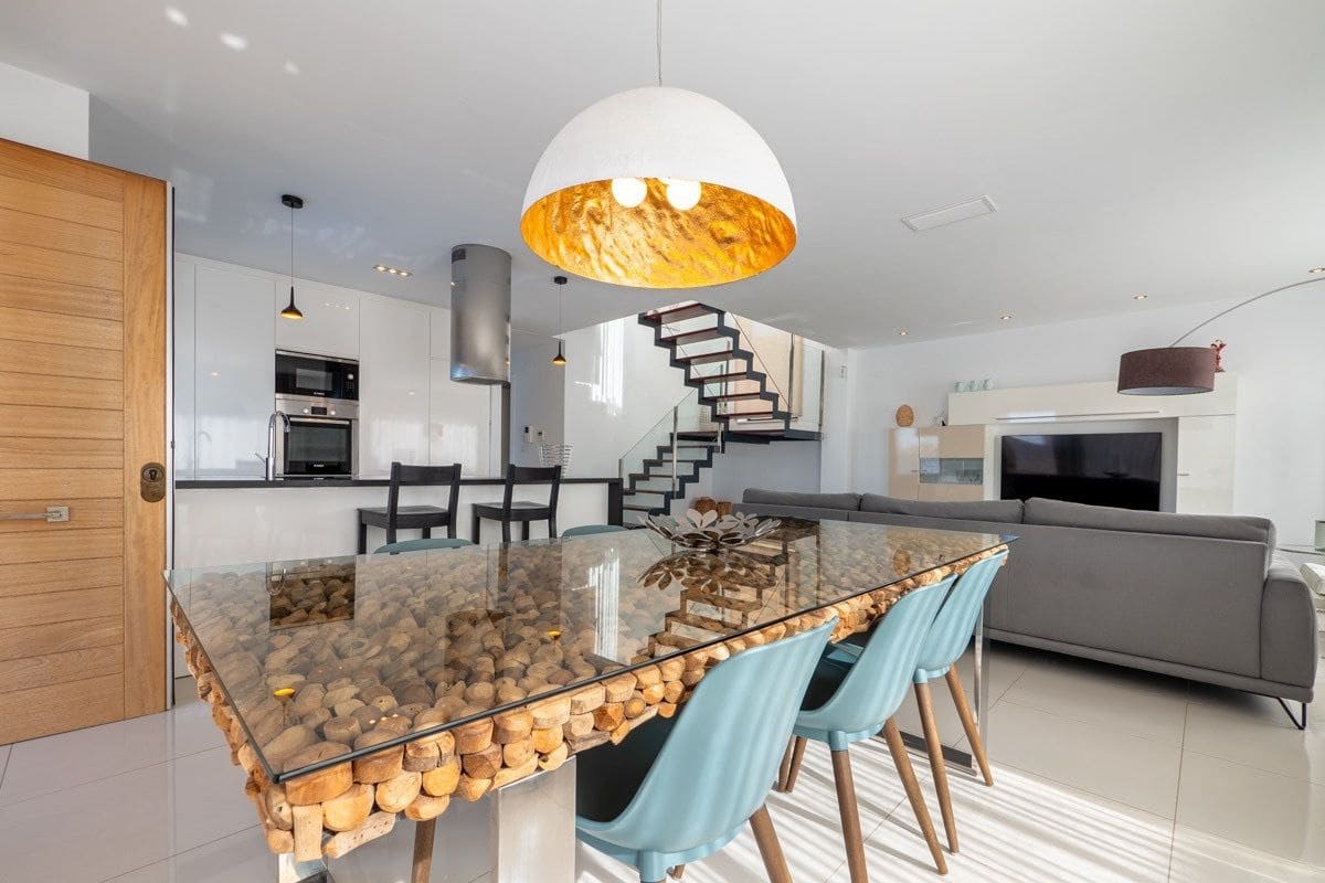 3 bedroom Villa for sale in Almoradi with pool - € 499,500 (Ref: 9514407)