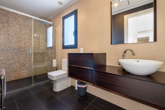 3 bedroom Villa for sale in Almoradí with pool - € 499,500 (Ref: 9514407)