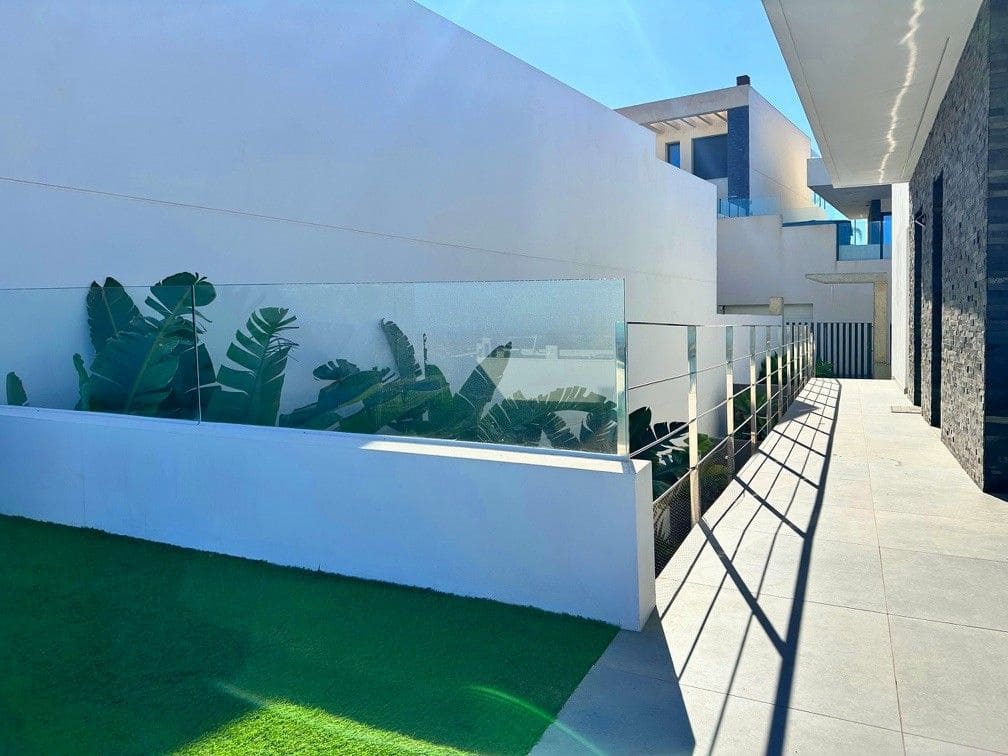 3 quarto Moradia para venda em Dona Pepa com piscina garagem - 620 000 € (Ref: 9514414)