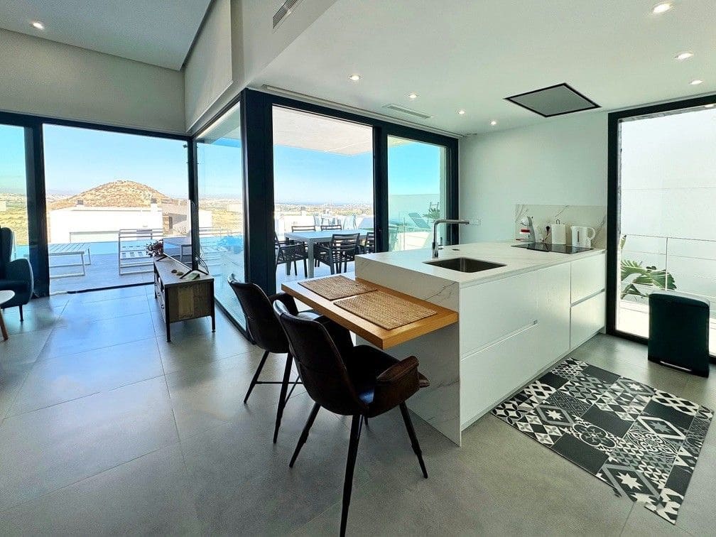 3 quarto Moradia para venda em Dona Pepa com piscina garagem - 620 000 € (Ref: 9514414)