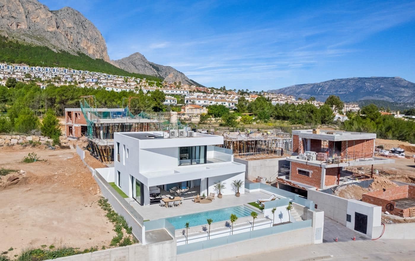 Chalet de 3 habitaciones en Polop en venta con piscina - 860.000 € (Ref: 9514444)