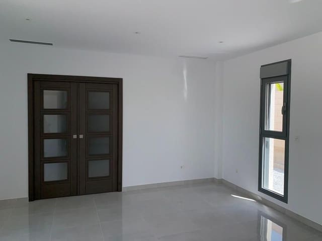 4 quarto Moradia para venda em Pinoso com piscina - 436 000 € (Ref: 9514454)