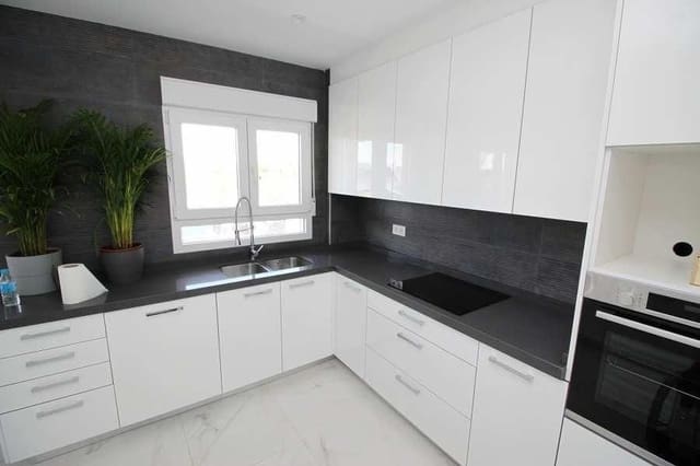 4 Zimmer Villa zu verkaufen in Pinoso mit Pool - 547.000 € (Ref: 9514457)