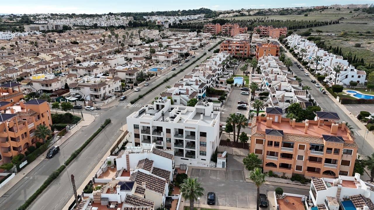 2 soverom Penthouse til salgs i Orihuela Costa med garasje - € 339 900 (Ref: 9514480)