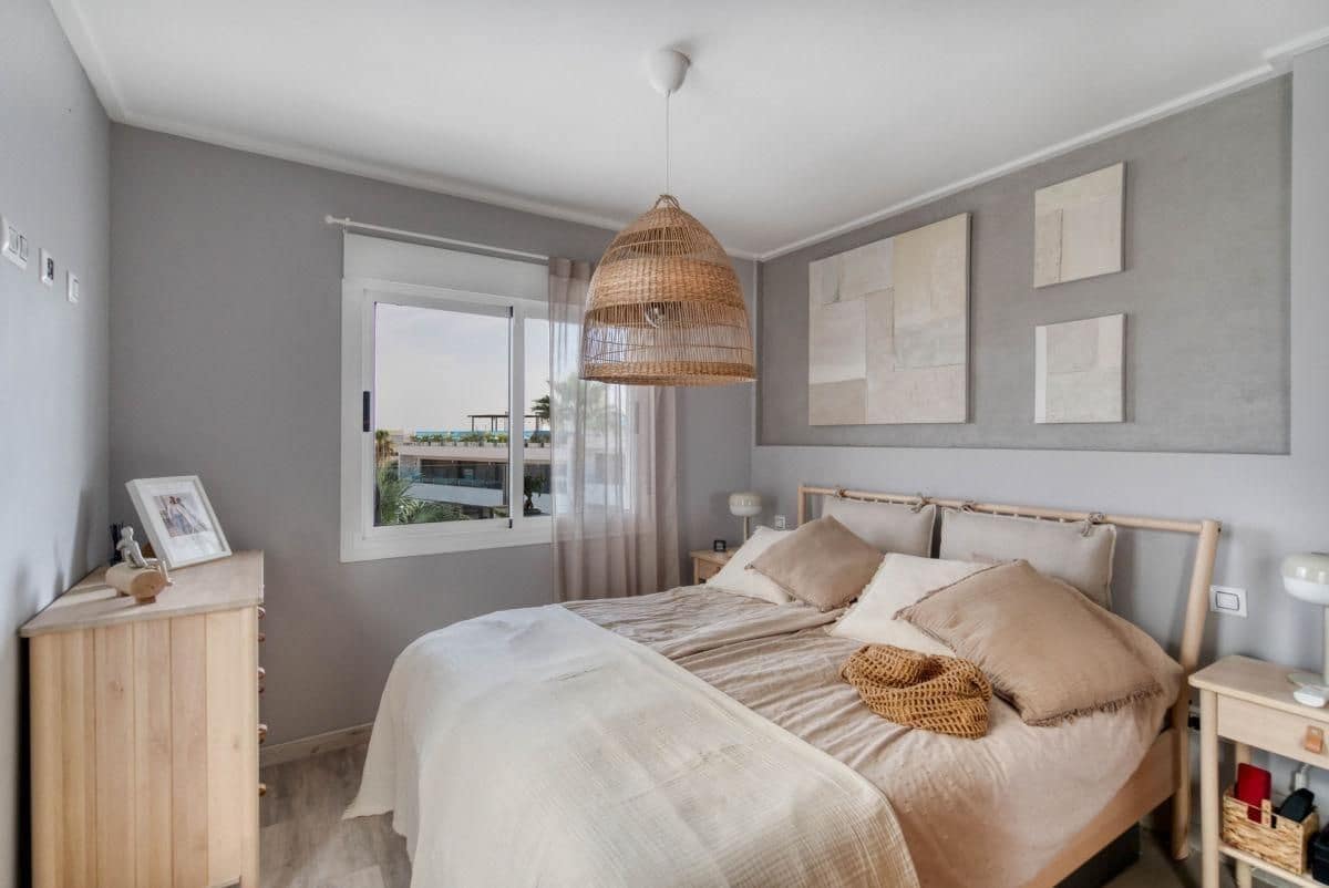 Apartamento de 3 habitaciones en Torrevieja en venta con piscina - 295.000 € (Ref: 9514492)