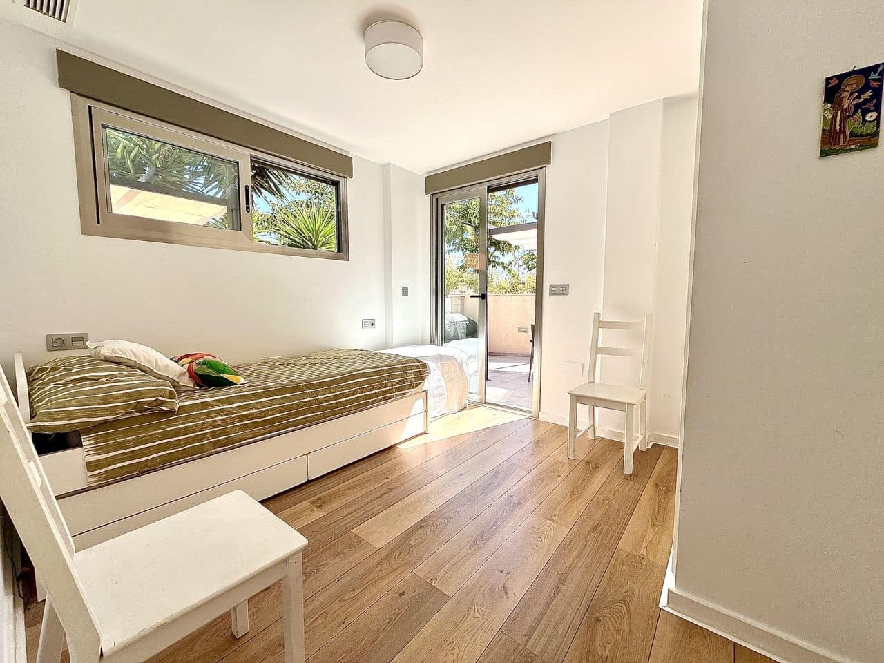 4 bedroom Villa for sale in Torre de la Horadada - € 599,000 (Ref: 9514497)