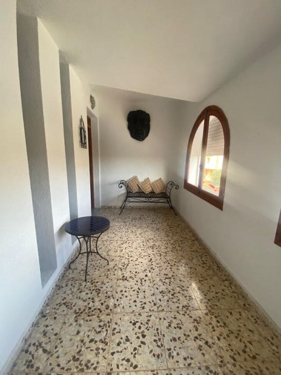5 bedroom Villa for sale in La Siesta with pool - € 350,000 (Ref: 9514523)