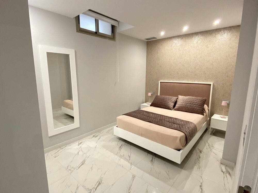 5 bedroom Villa for sale in Orihuela Costa with pool - € 499,000 (Ref: 9514524)