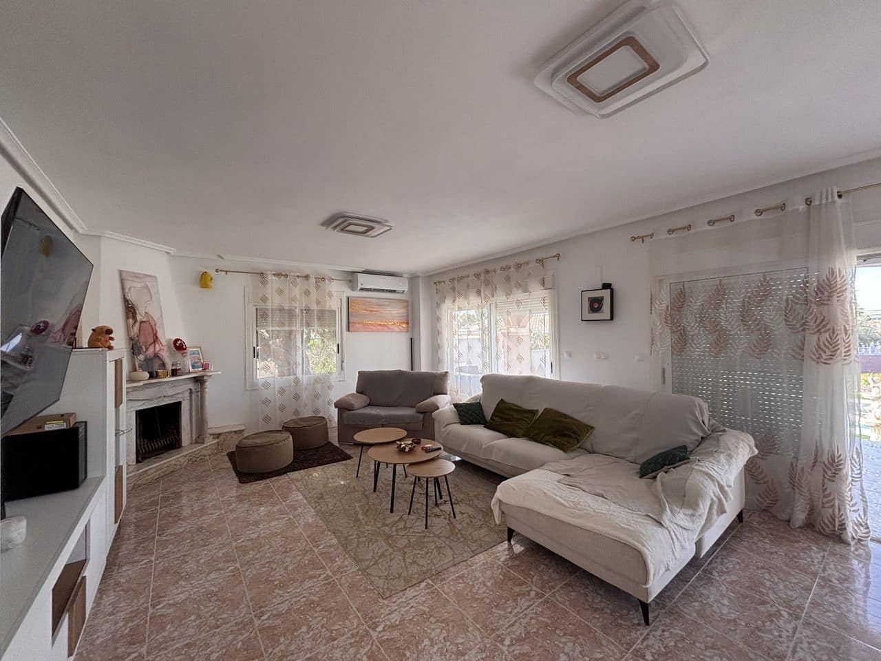 5 bedroom Villa for sale in Benijofar with garage - € 650,000 (Ref: 9514539)