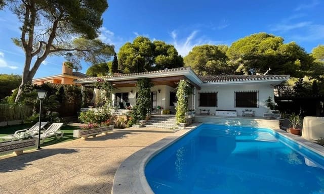 6 bedroom Villa for sale in Campoamor, Orihuela with garage - € 889,000 (Ref: 9514572)