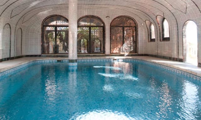 5 bedroom Villa for sale in Villamartín - Las Filipinas, Orihuela with garage - € 3,200,000 (Ref: 9514578)