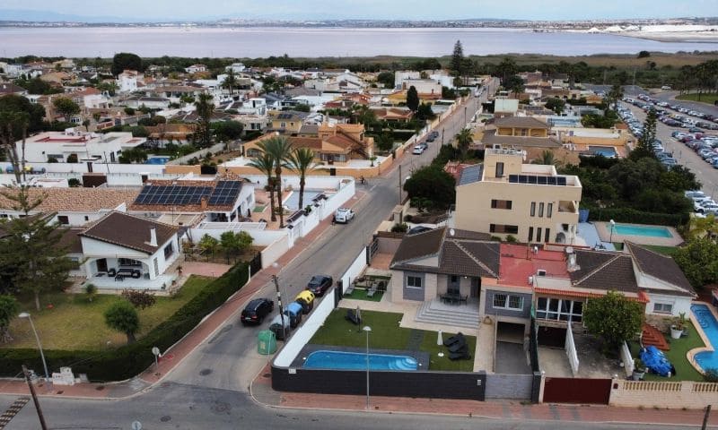 3 bedroom Villa for sale in Torrevieja - € 380,000 (Ref: 9514580)