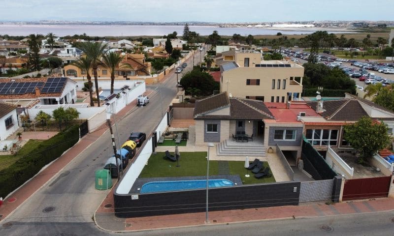 3 bedroom Villa for sale in Torrevieja - € 380,000 (Ref: 9514580)