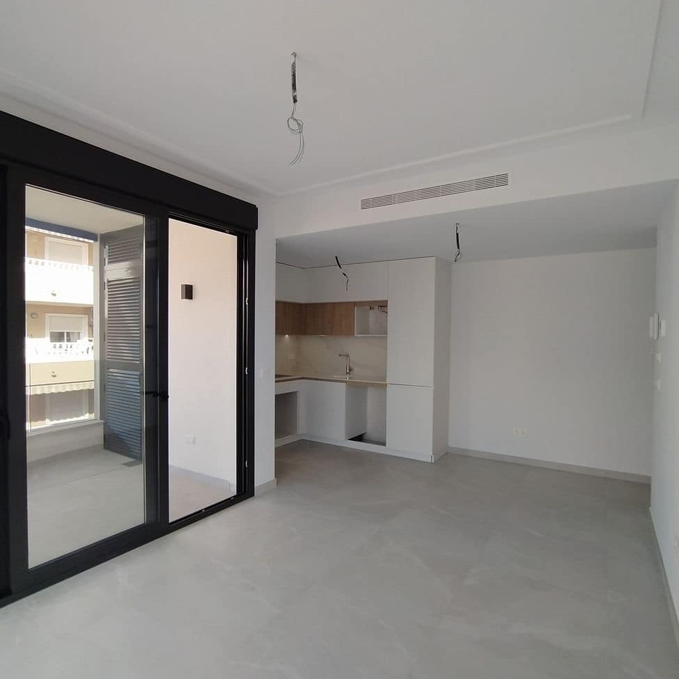 2 soverom Leilighet til salgs i Torrevieja med svømmebasseng - € 300 000 (Ref: 9515200)