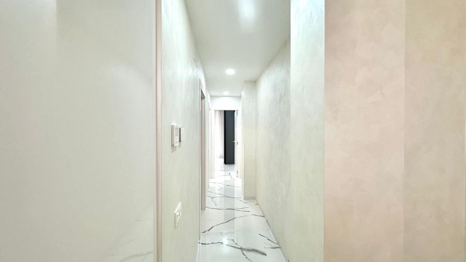 Apartamento de 2 habitaciones en Torrevieja en venta - 250.000 € (Ref: 9515205)