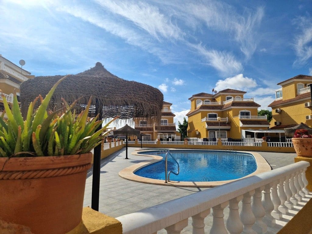 3 bedroom Apartment for sale in La Zenia - € 297,000 (Ref: 9515210)