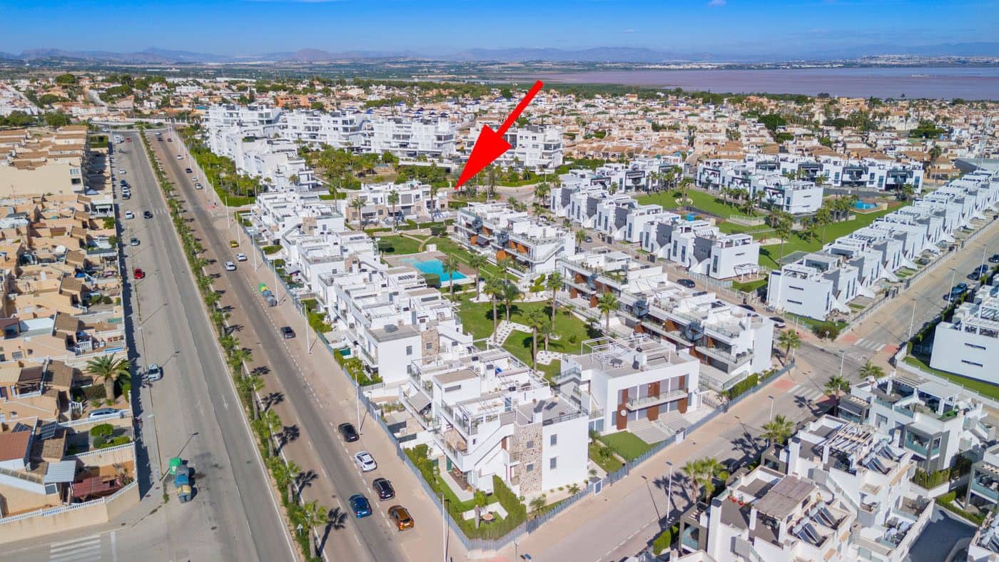 3 bedroom Bungalow for sale in Torrevieja - € 569,000 (Ref: 9515212)