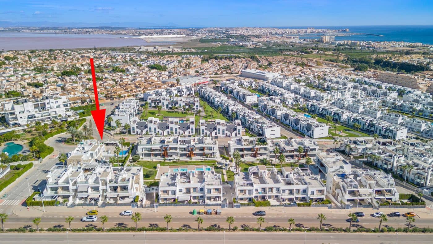 3 bedroom Bungalow for sale in Torrevieja - € 569,000 (Ref: 9515212)