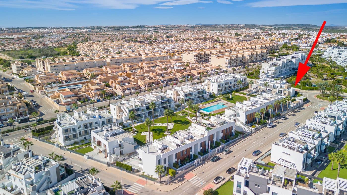 3 bedroom Bungalow for sale in Torrevieja - € 569,000 (Ref: 9515212)