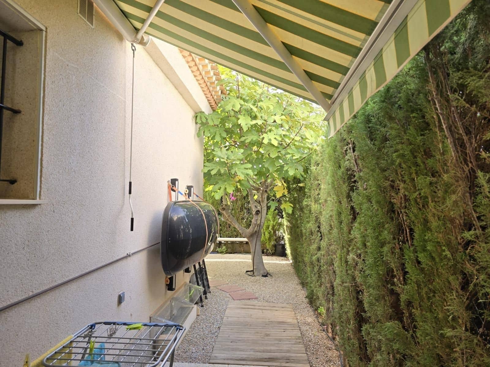 Chalet de 3 habitaciones en Playa Flamenca en venta con piscina - 570.000 € (Ref: 9515221)