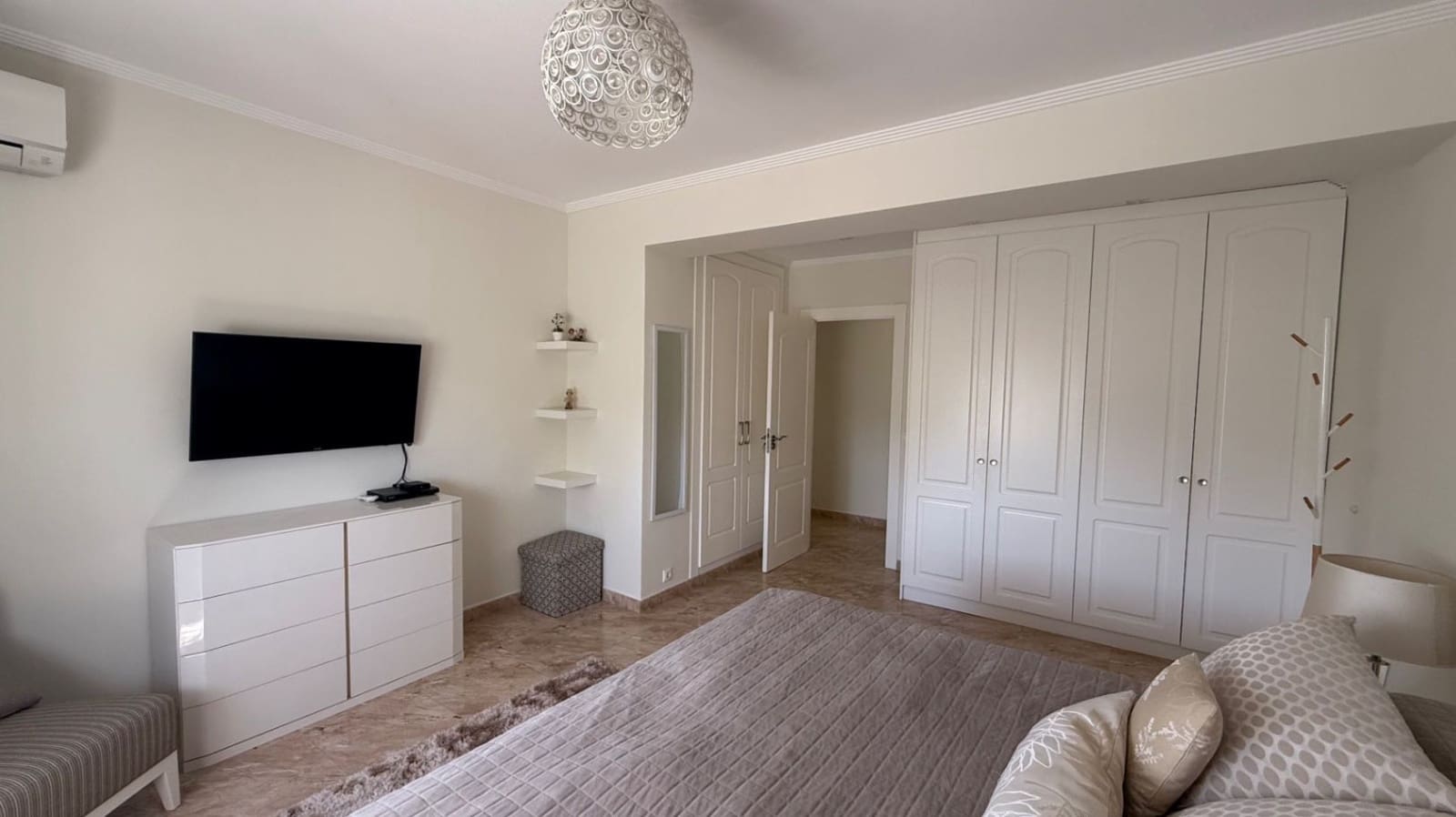 7 sypialnia Willa na sprzedaż w Torrevieja - 930 000 € (Ref: 9515225)