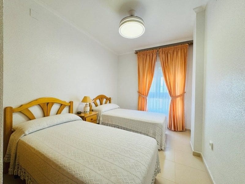 Apartamento de 4 habitaciones en Torrevieja en venta - 340.000 € (Ref: 9515228)