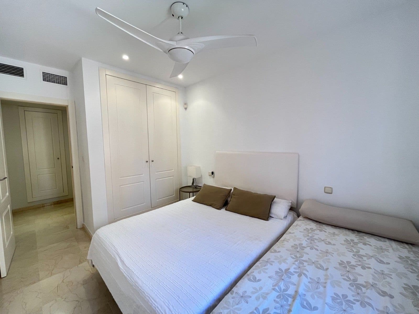 2 quarto Apartamento para venda em Los Alcazares com garagem - 290 000 € (Ref: 9515237)