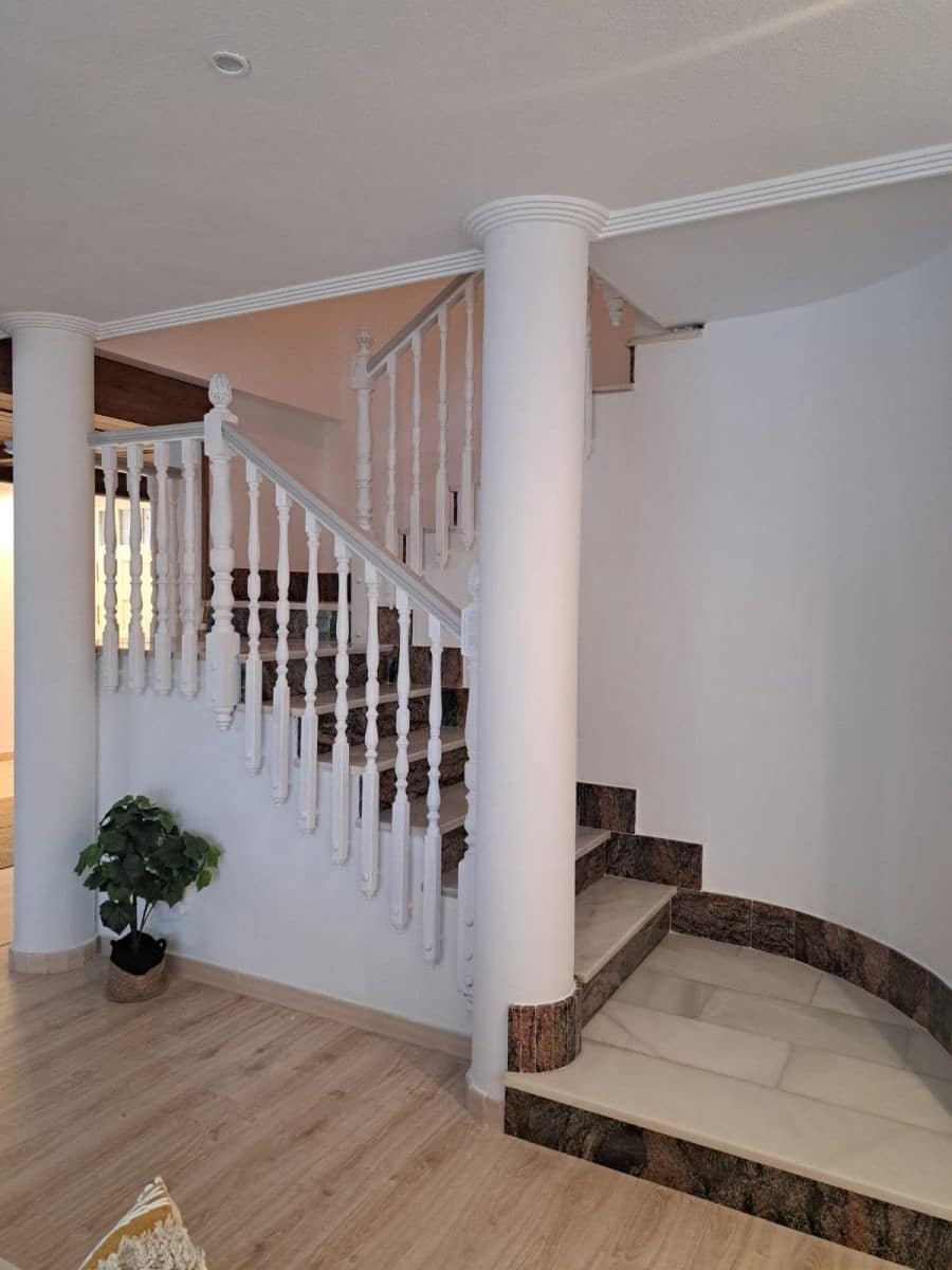 5 bedroom Villa for sale in Orihuela with pool - € 370,000 (Ref: 9515243)