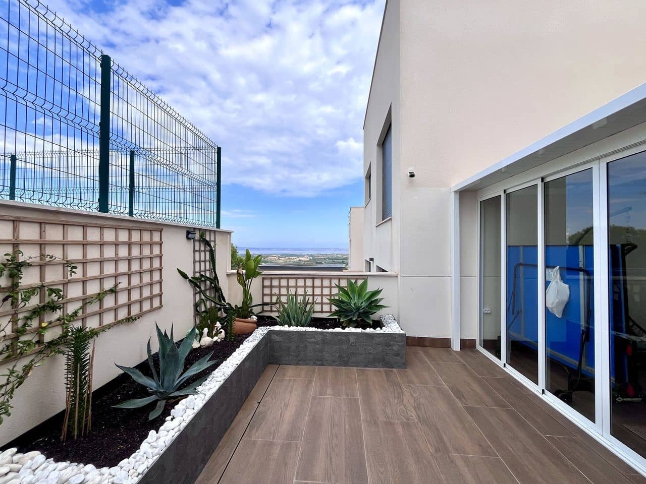 2 bedroom Apartment for sale in San Miguel de Salinas with garage - € 329,900 (Ref: 9515293)