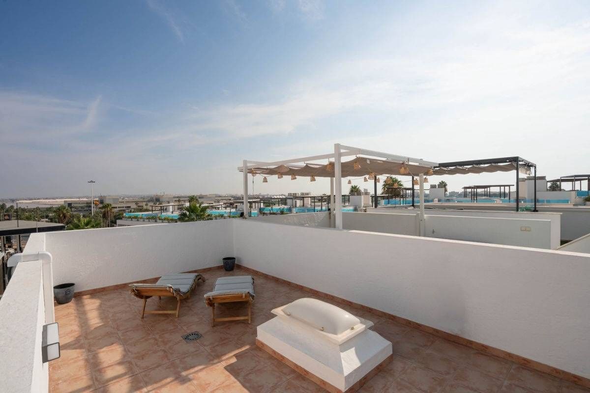 3 bedroom Apartment for sale in La Siesta with pool - € 344,950 (Ref: 9515296)