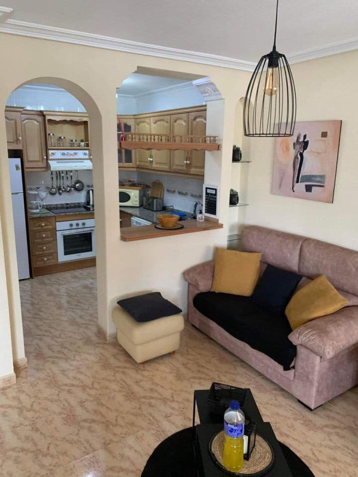 3 slaapkamer Villa te koop in Orihuela Costa - € 259.000 (Ref: 9515318)