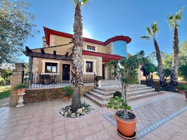 4 bedroom Villa for sale in Rojales with pool - € 780,000 (Ref: 9515324)