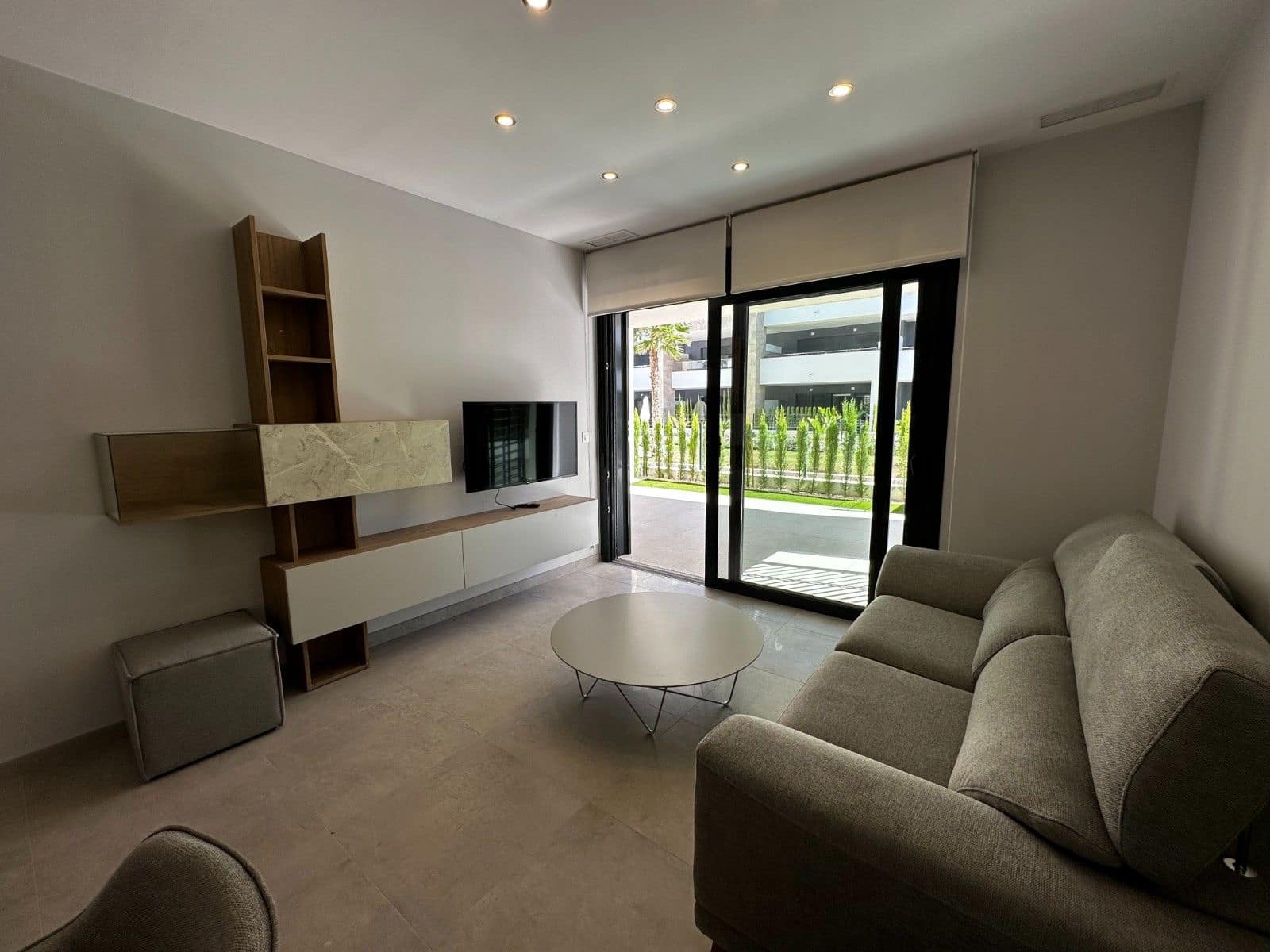 2 soverom Leilighet til salgs i La Zenia med svømmebasseng garasje - € 420 000 (Ref: 9515331)