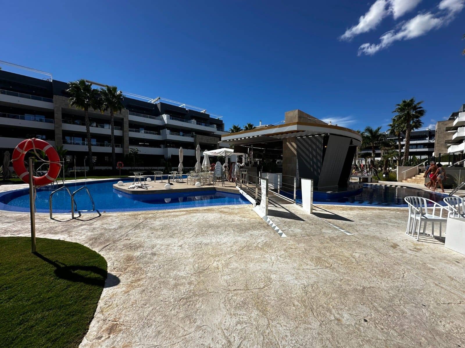 2 soverom Leilighet til salgs i La Zenia med svømmebasseng garasje - € 420 000 (Ref: 9515331)