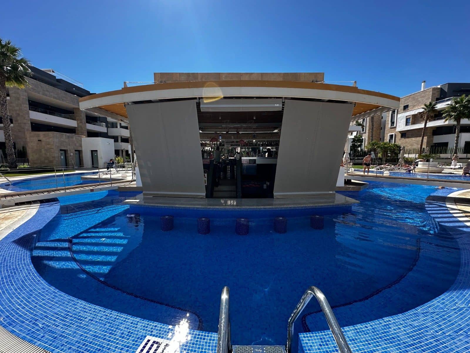 2 soverom Leilighet til salgs i La Zenia med svømmebasseng garasje - € 420 000 (Ref: 9515331)